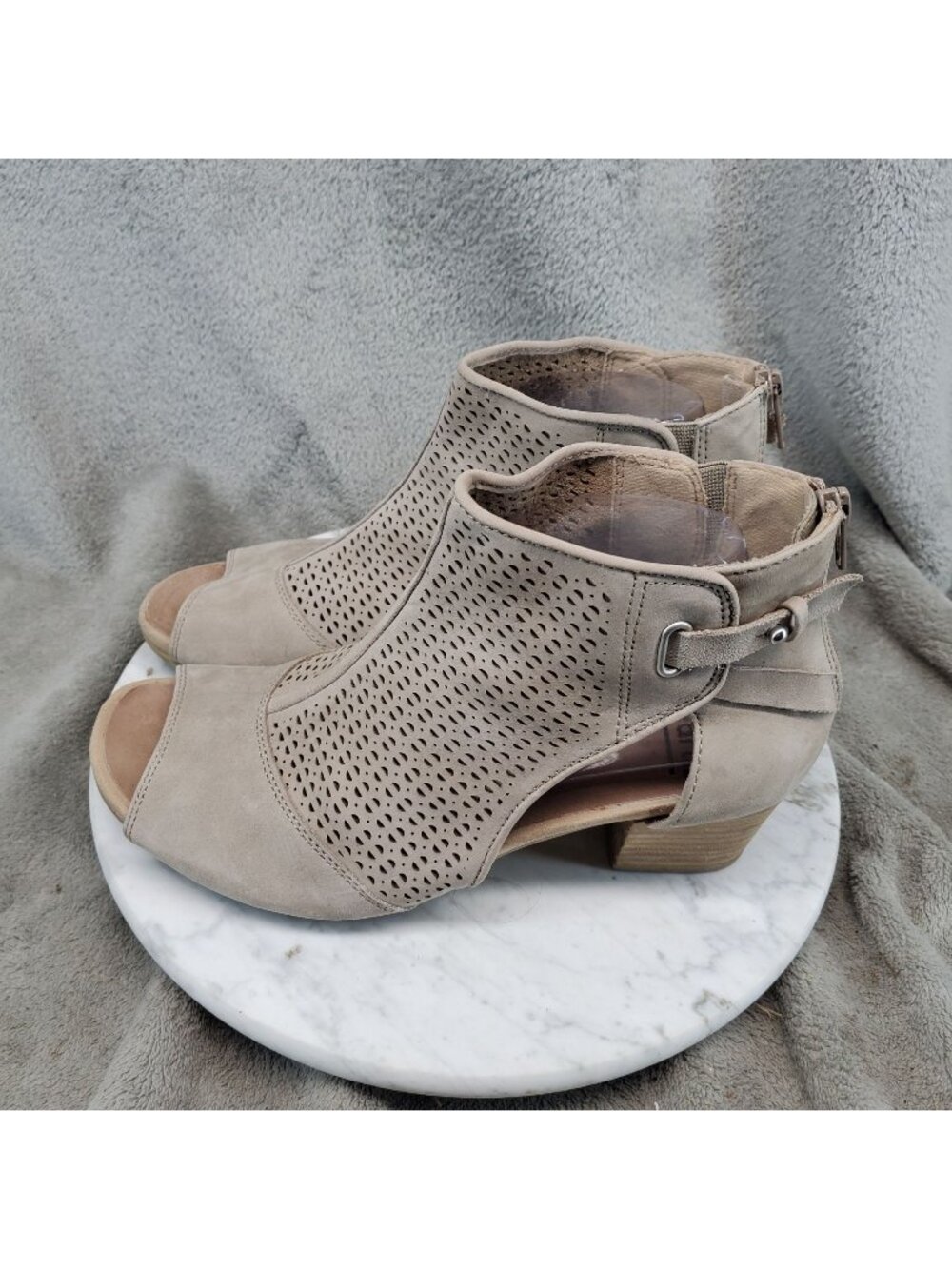 Earth Shoes Womens Size 9 Tan Leather Ivy Sahara Peep Toe Booties *Read*